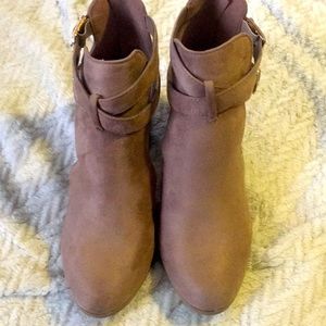 Side Cut out faux taupe suede bootie